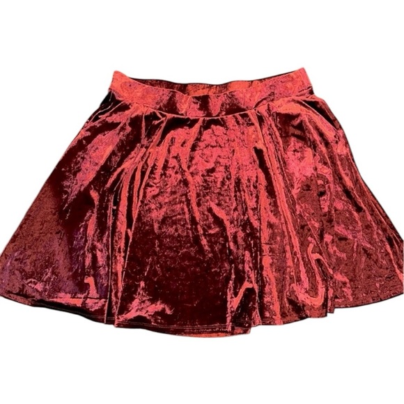 Torrid burgundy crushed velvet skirt size 2X - Picture 1 of 6